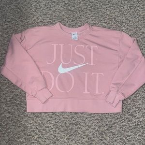 Nike - cropped crew neck